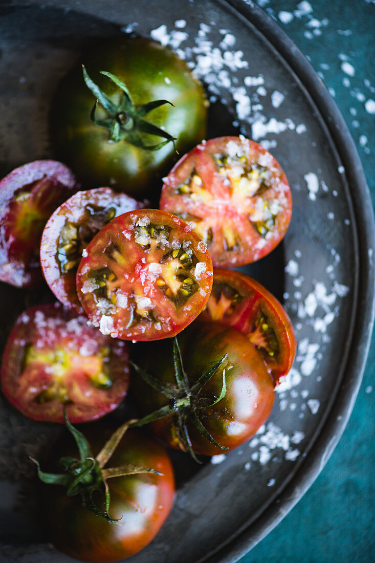 Sliced Tomatoes with Salt