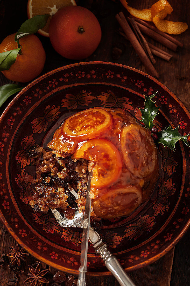 Weihnachtspudding mit kandierten Orangen