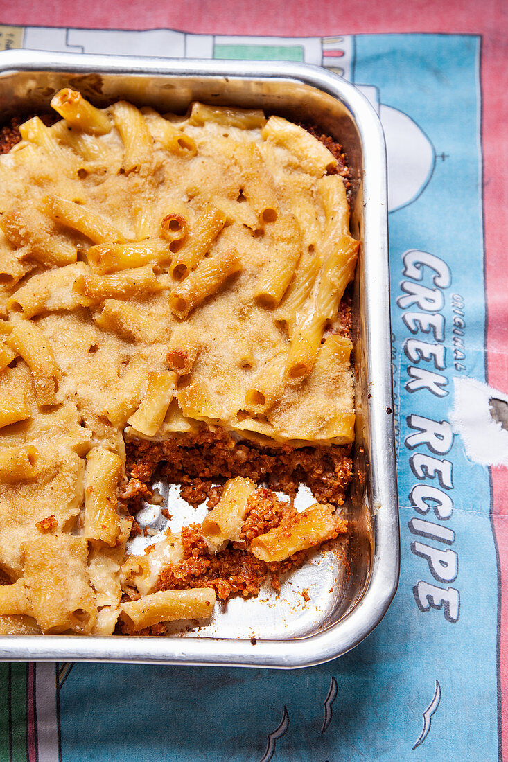 Vegan pastizio (Greek pasta bake) with quinoa