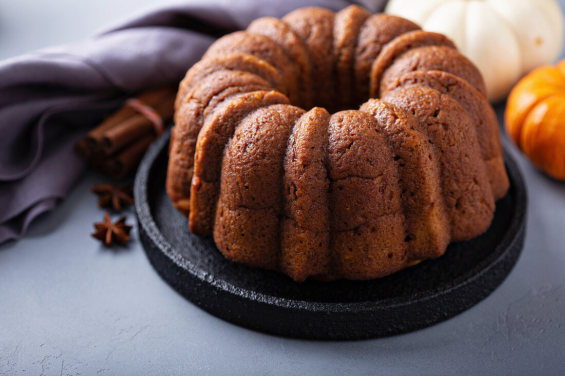 Bundt Cake mit Kürbis und herbstlichen Gewürzen