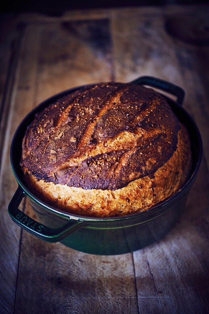 Brot im Cocotte-Topf gebacken