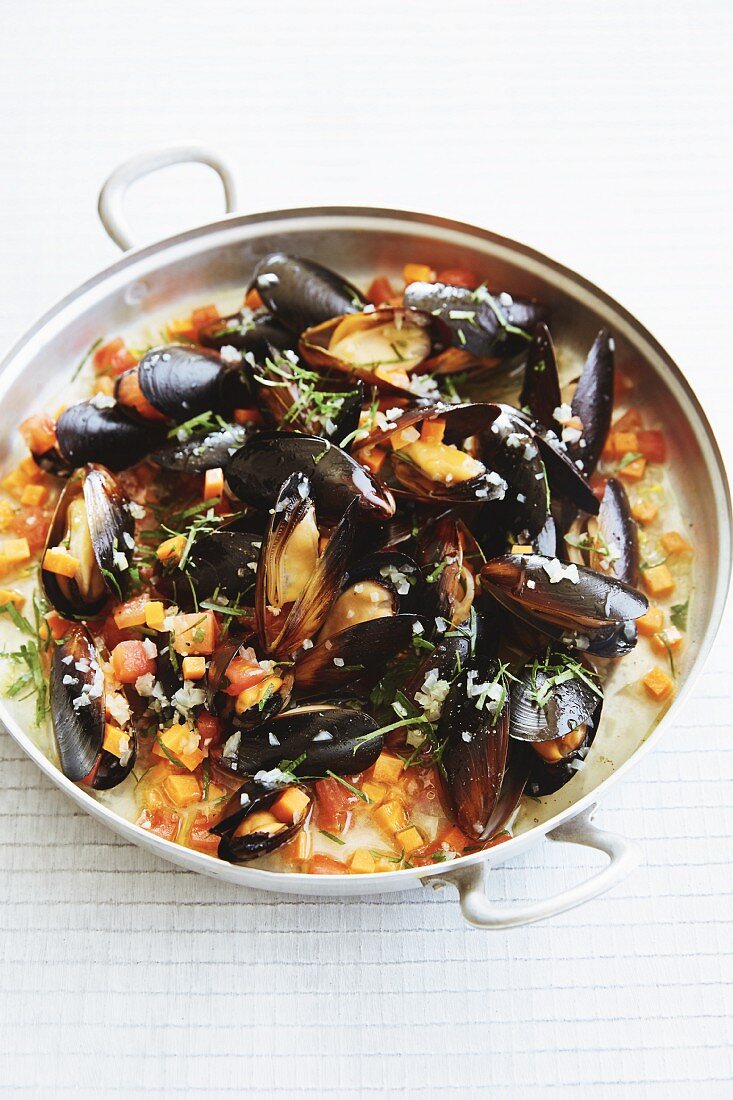 Mussels in a white wine and vegetable broth