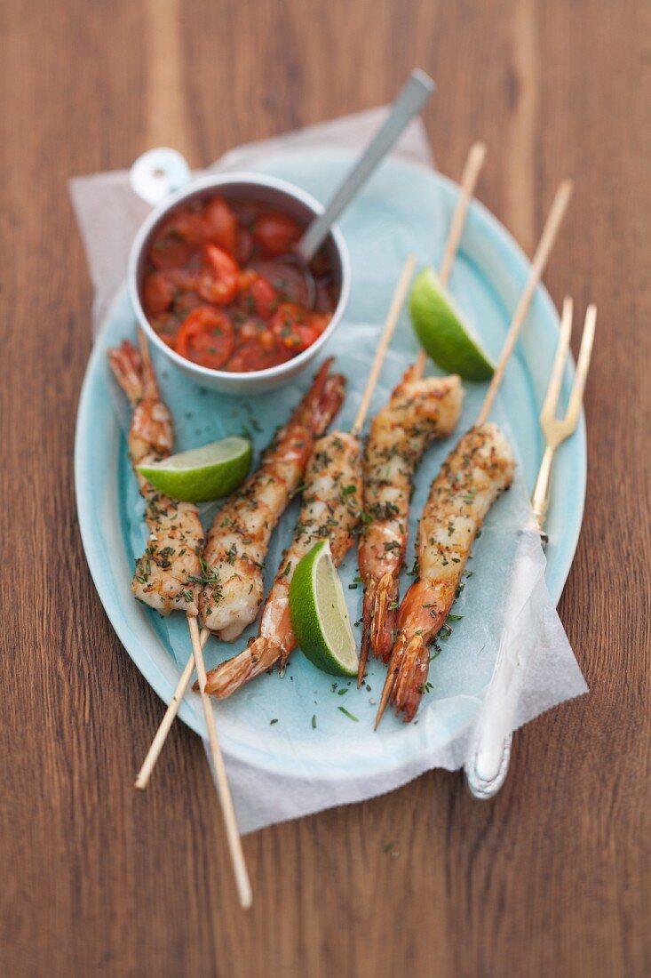 Riesengarnelen-Saté mit Tomatensauce