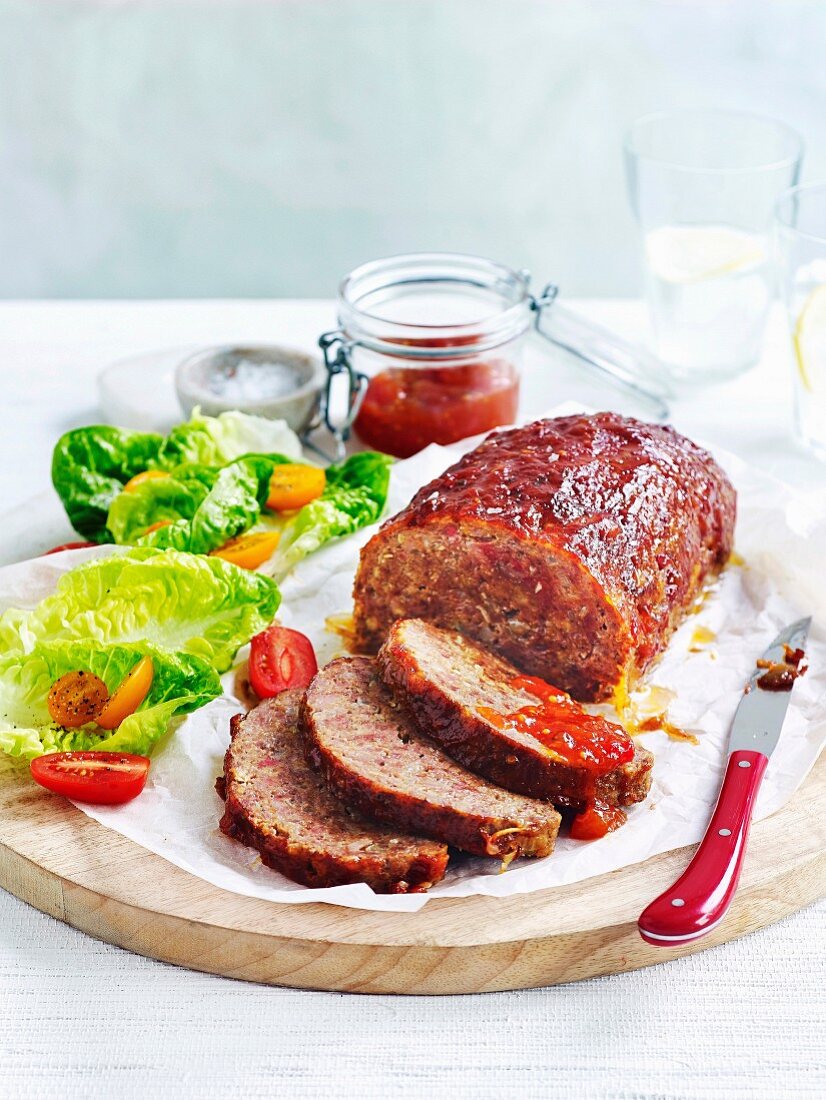 Meatloaf with tomato sauce