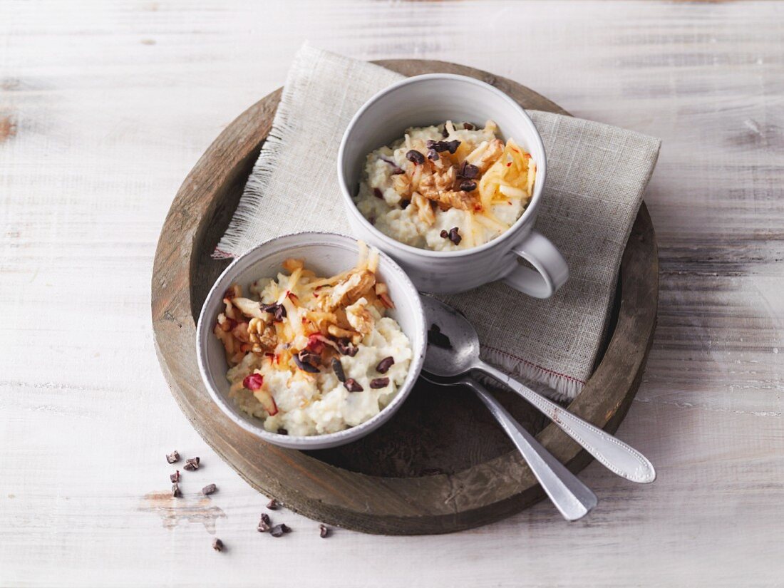 Quinoa and apple porridge with a nut drink