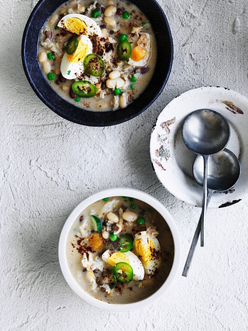 Lateinamerikanische Stockfisch-Bohnensuppe