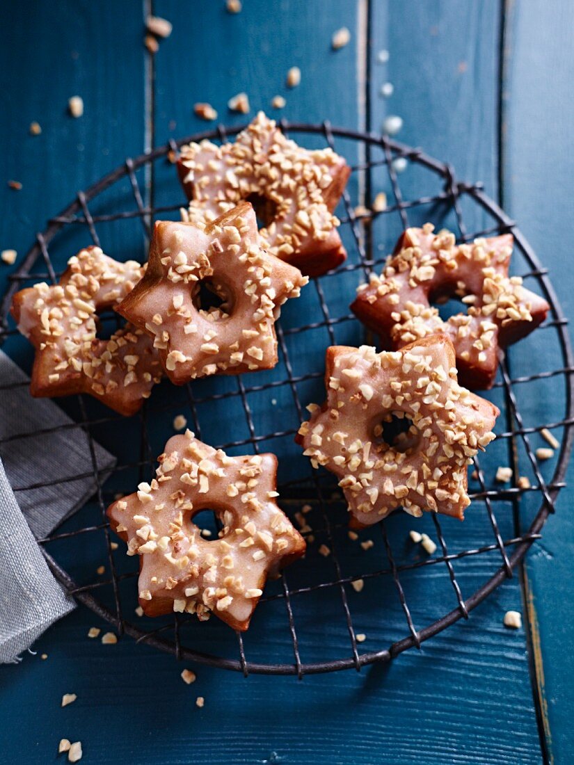 Star-shaped cinnamon doughnuts for Christmas