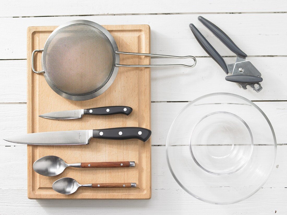 Kitchen utensils for making vegetable snacks