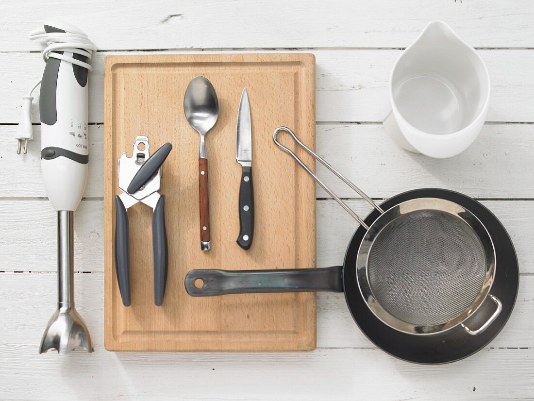 Kitchen utensils for making pesto