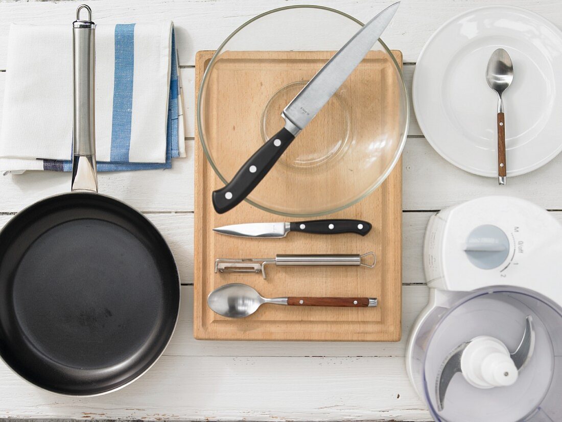 Kitchen utensils for making shrimp balls