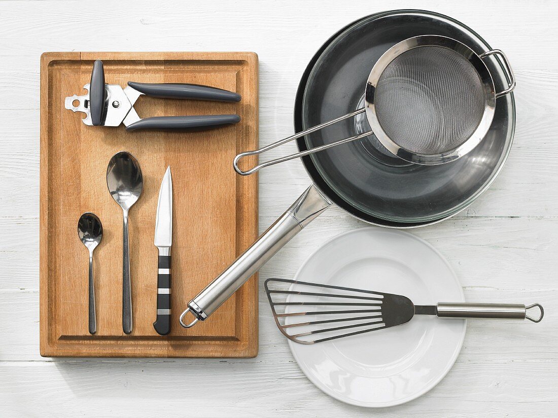 Kitchen utensils for making meatballs