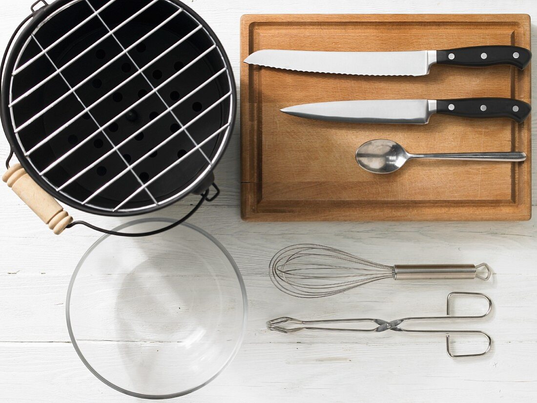 Kitchen utensils for grilling bread
