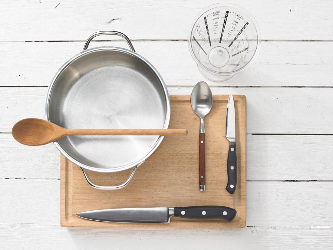 Kitchen utensils for preparing cabbage