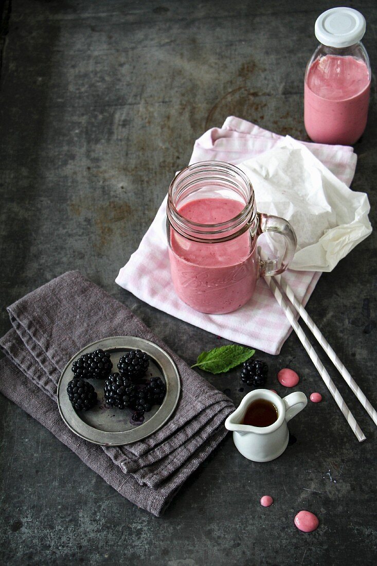 Blackberry smoothie with fresh blackberries and maple syrup