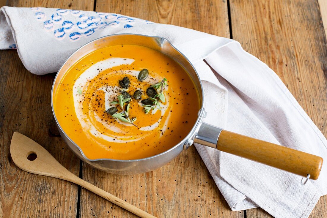 Pumpkin soup with pumkin seeds