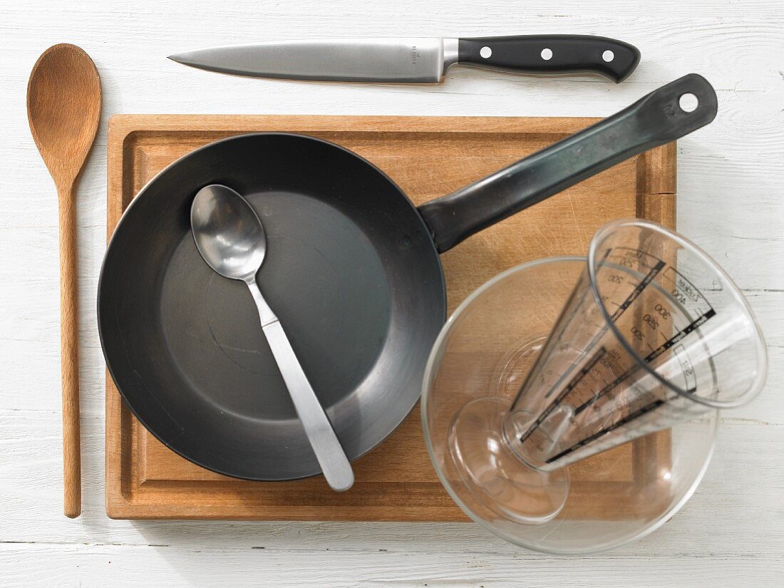 Kitchen utensils for making an oatmeal breakfast