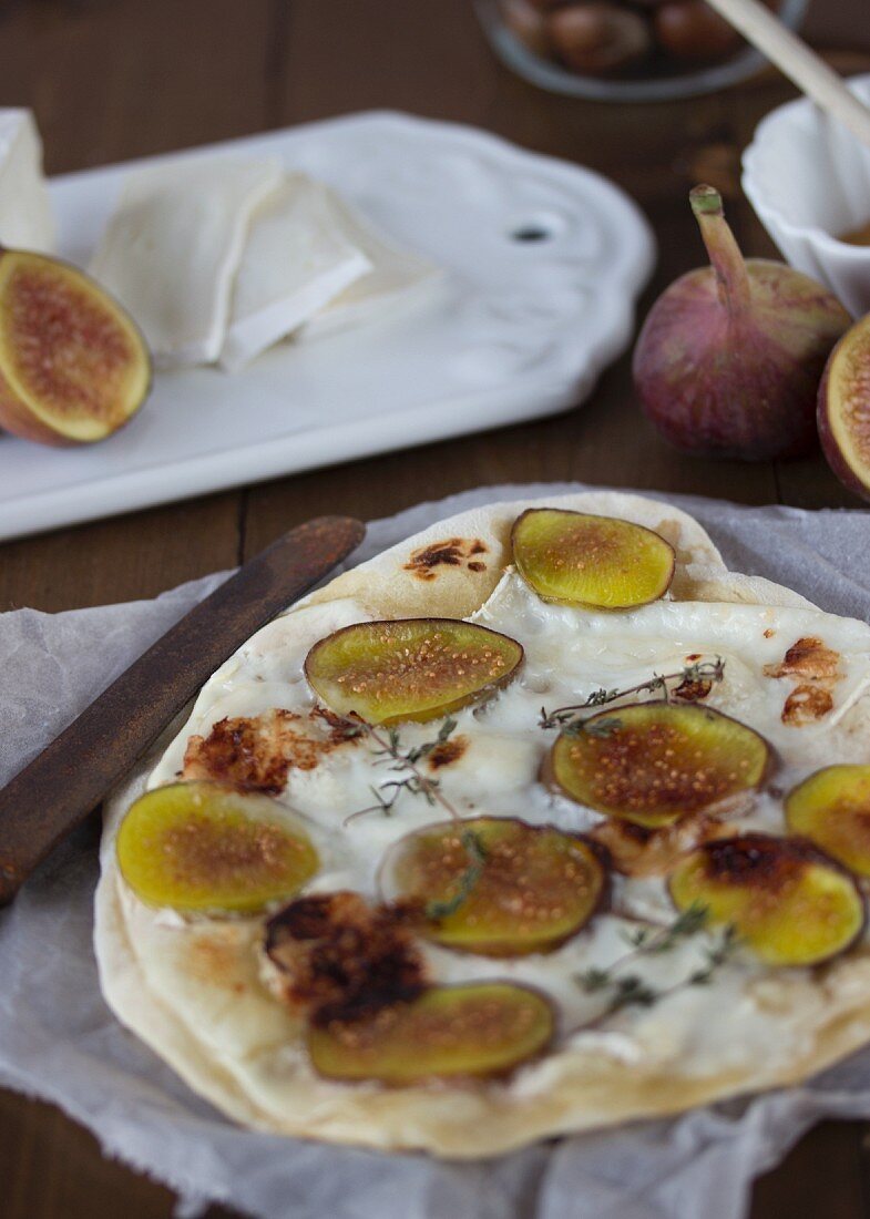 Tarte flambée with goat's cheese and figs