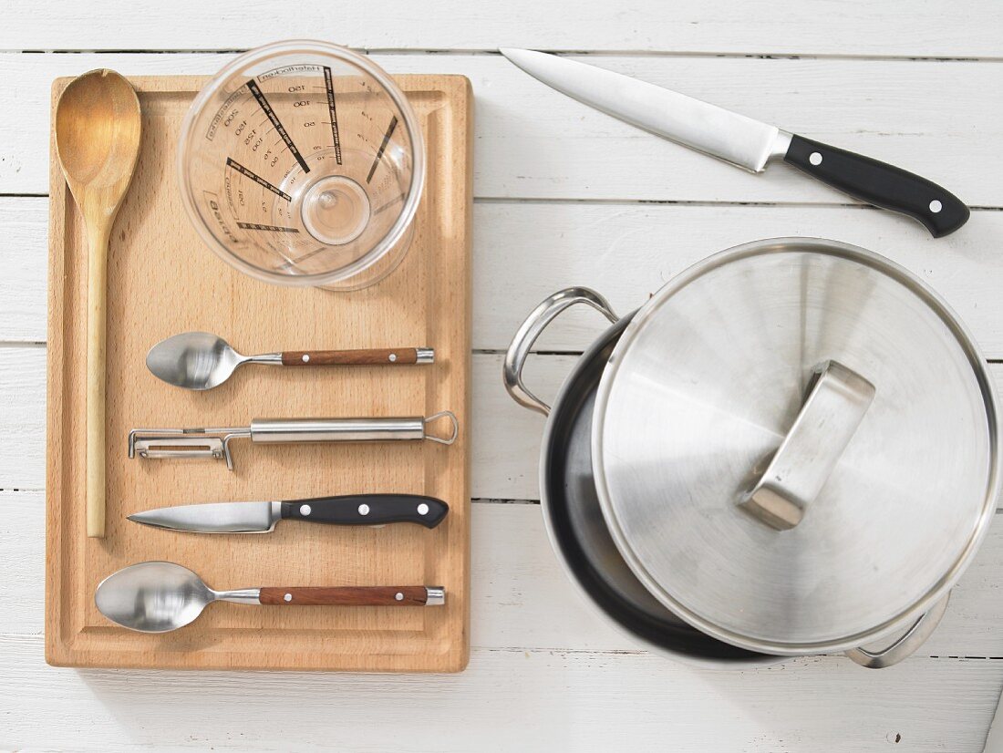 Kitchen utensils for making lentils