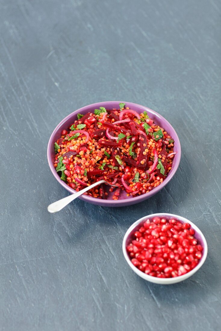 Linsen-Rote-Bete-Salat mit Granatapfelkernen