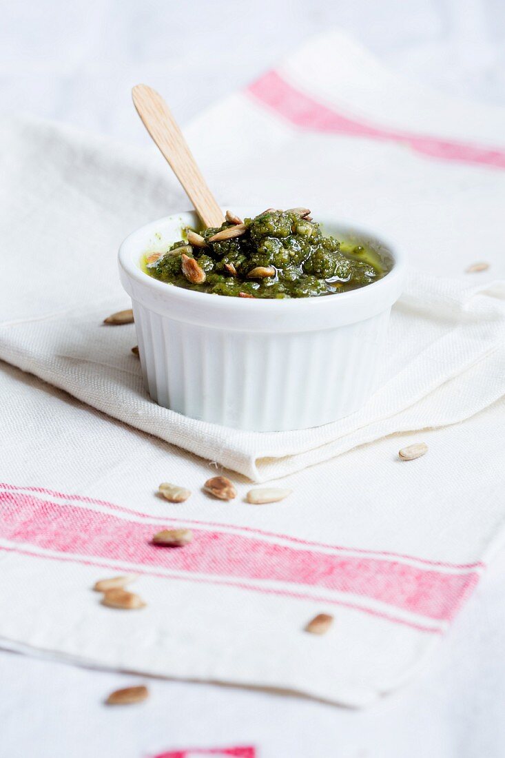 Green pesto with pine nuts