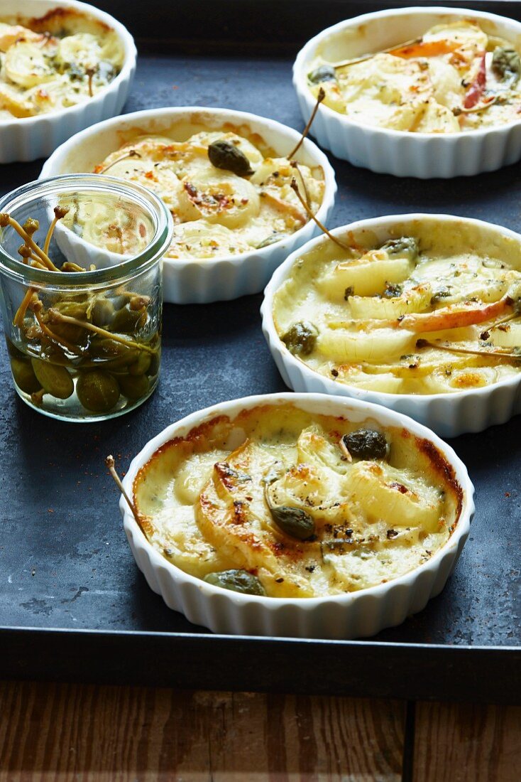 Apple and onion gratin with giant capers