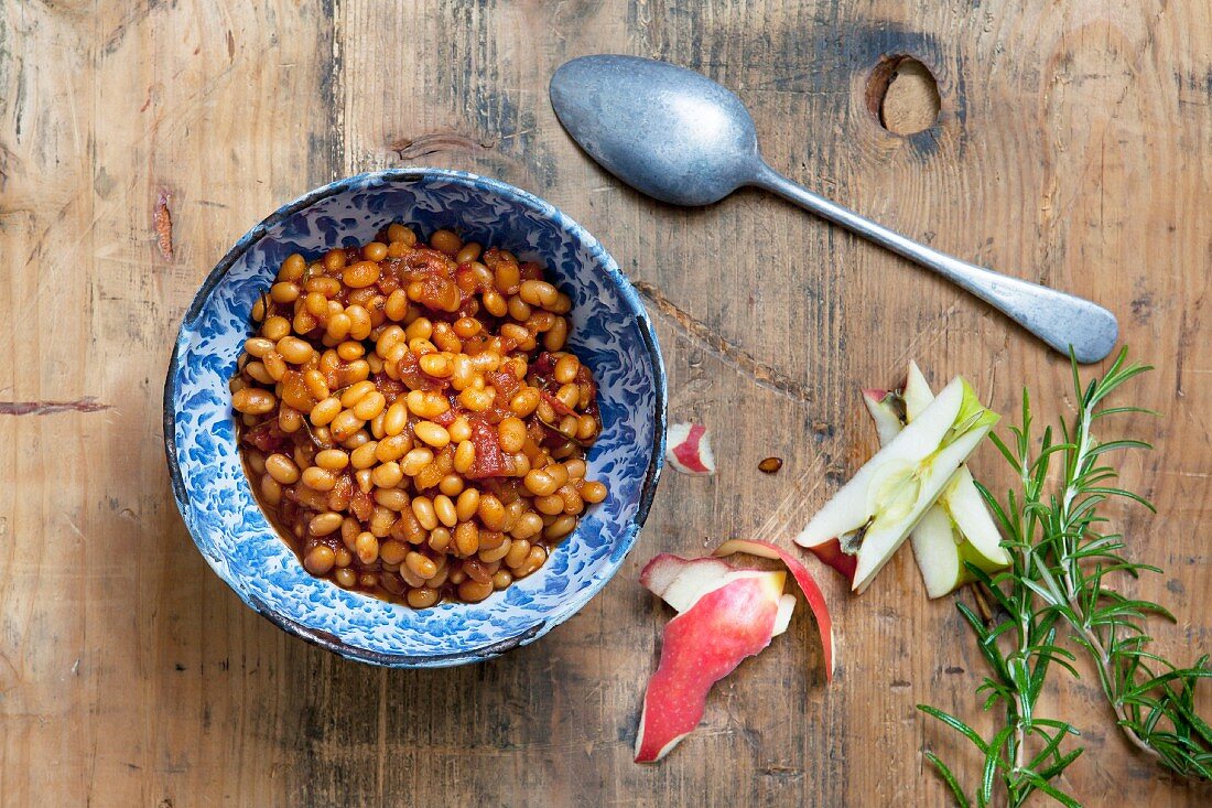 Baked beans with apple (Vegan)