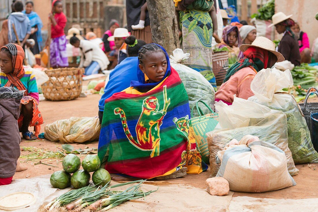 Gemüseverkäufer am Sendrisoa Wochenmarkt bei Ambalavao, Zentral-Madagaskar, Afrika
