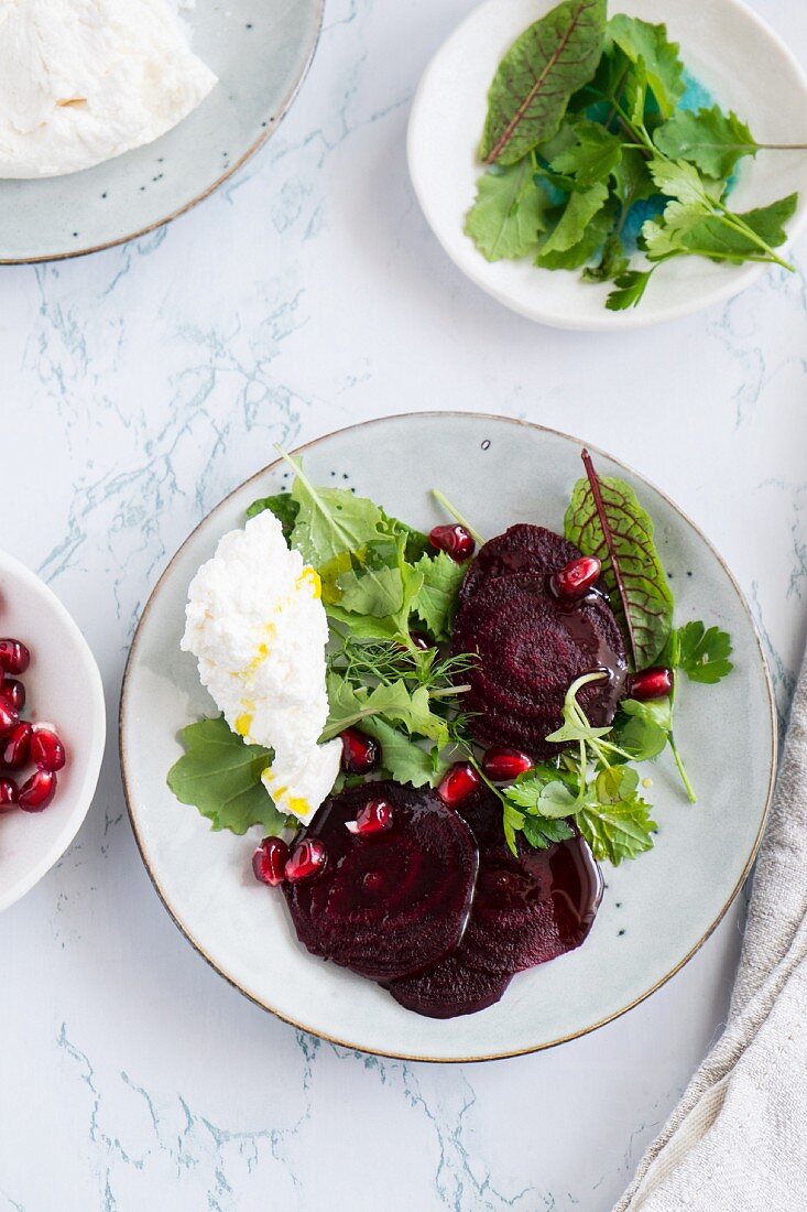 Beet salad with Labneh
