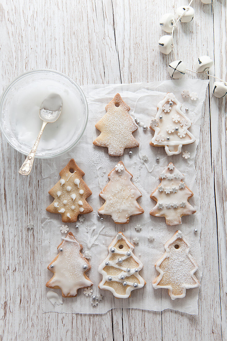 Tree shaped edible christmas tree decoration biscuits