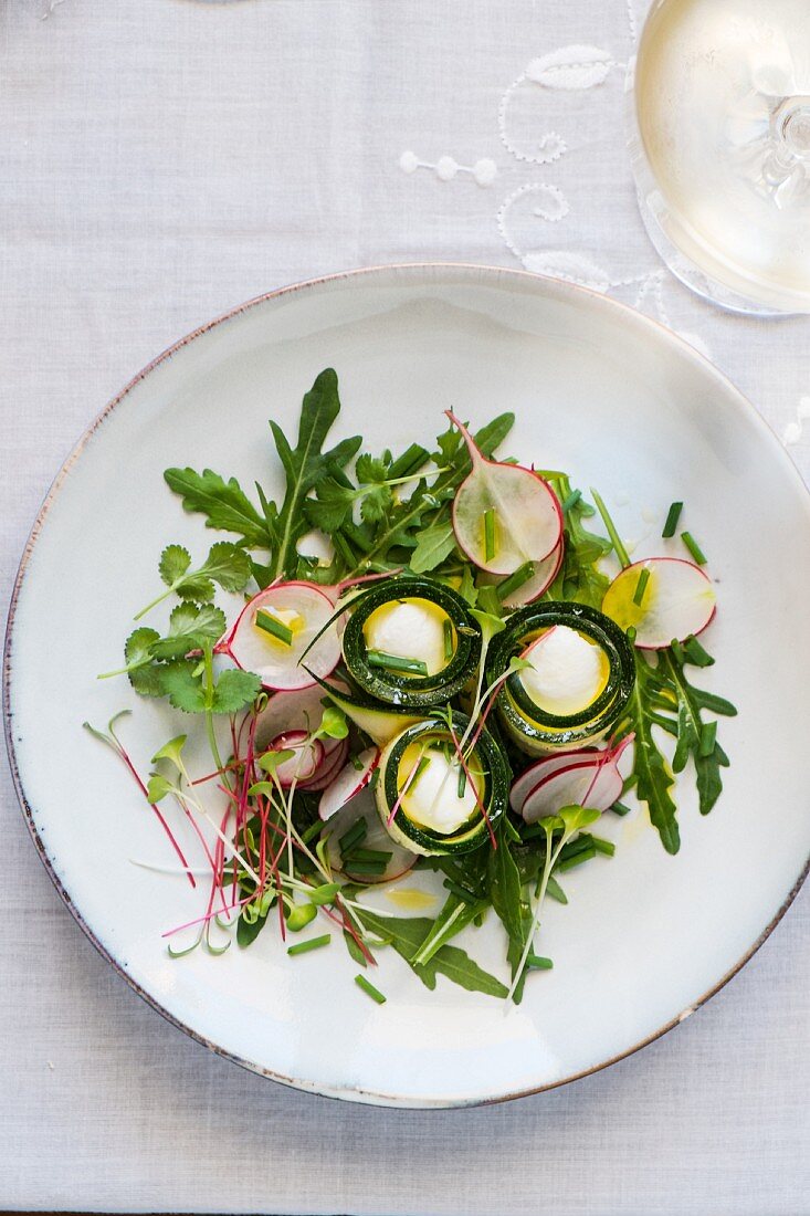 Marinated courgette rolls with mozzarella balls (Easter)