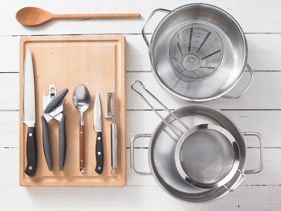 Kitchen utensils for the preparation of noodle and bean stew