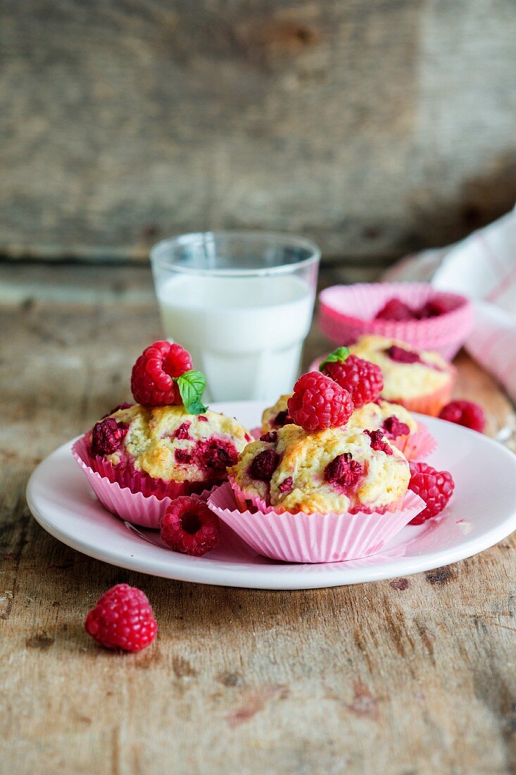 Raspberry muffins and a glass of milk
