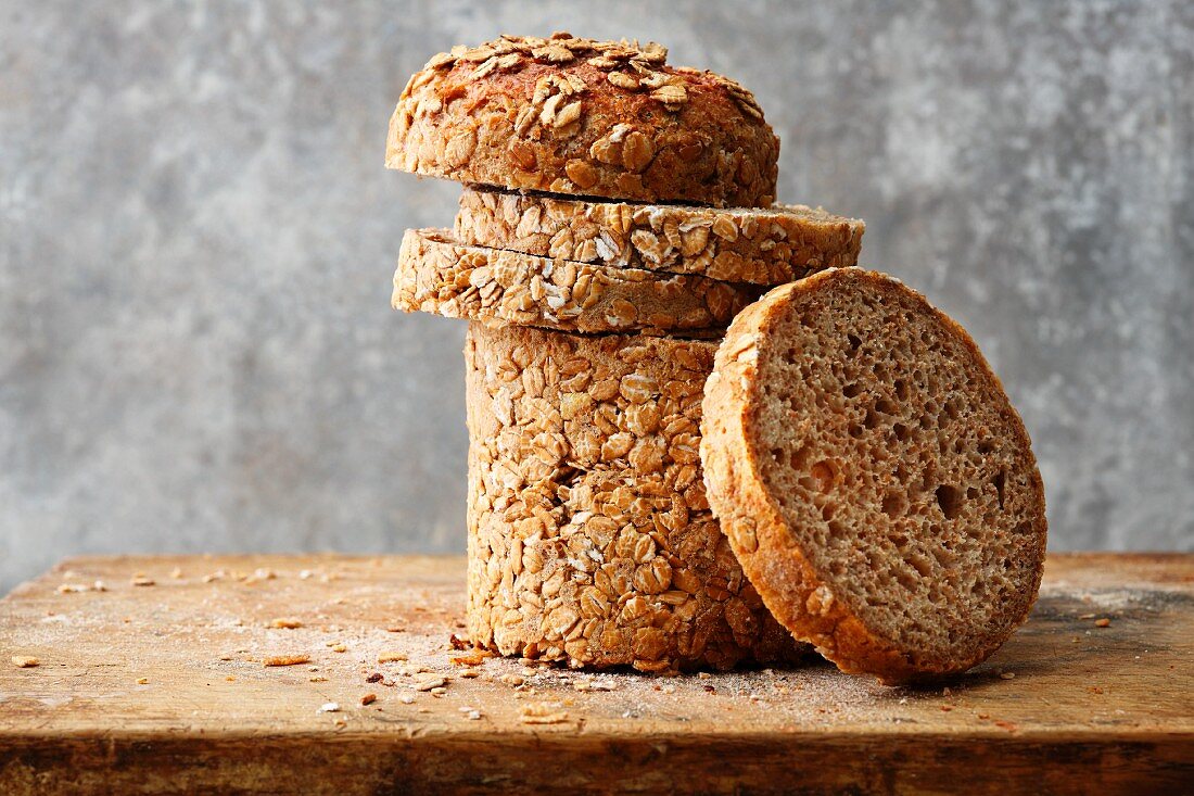 Rundes Dinkel-Buchweizen-Brot