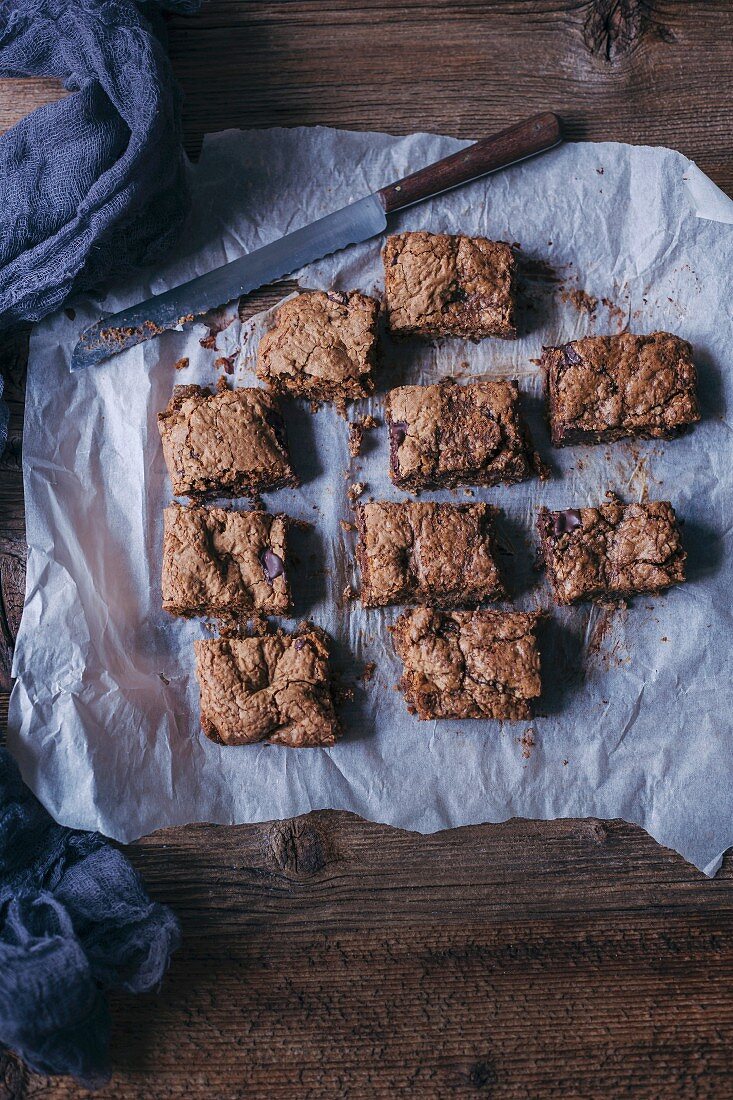 Chocolate and figs oat bars