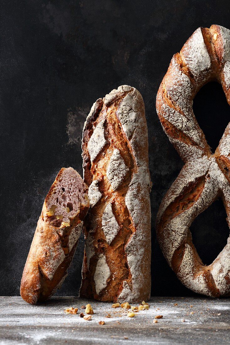 Red wine bread with walnuts