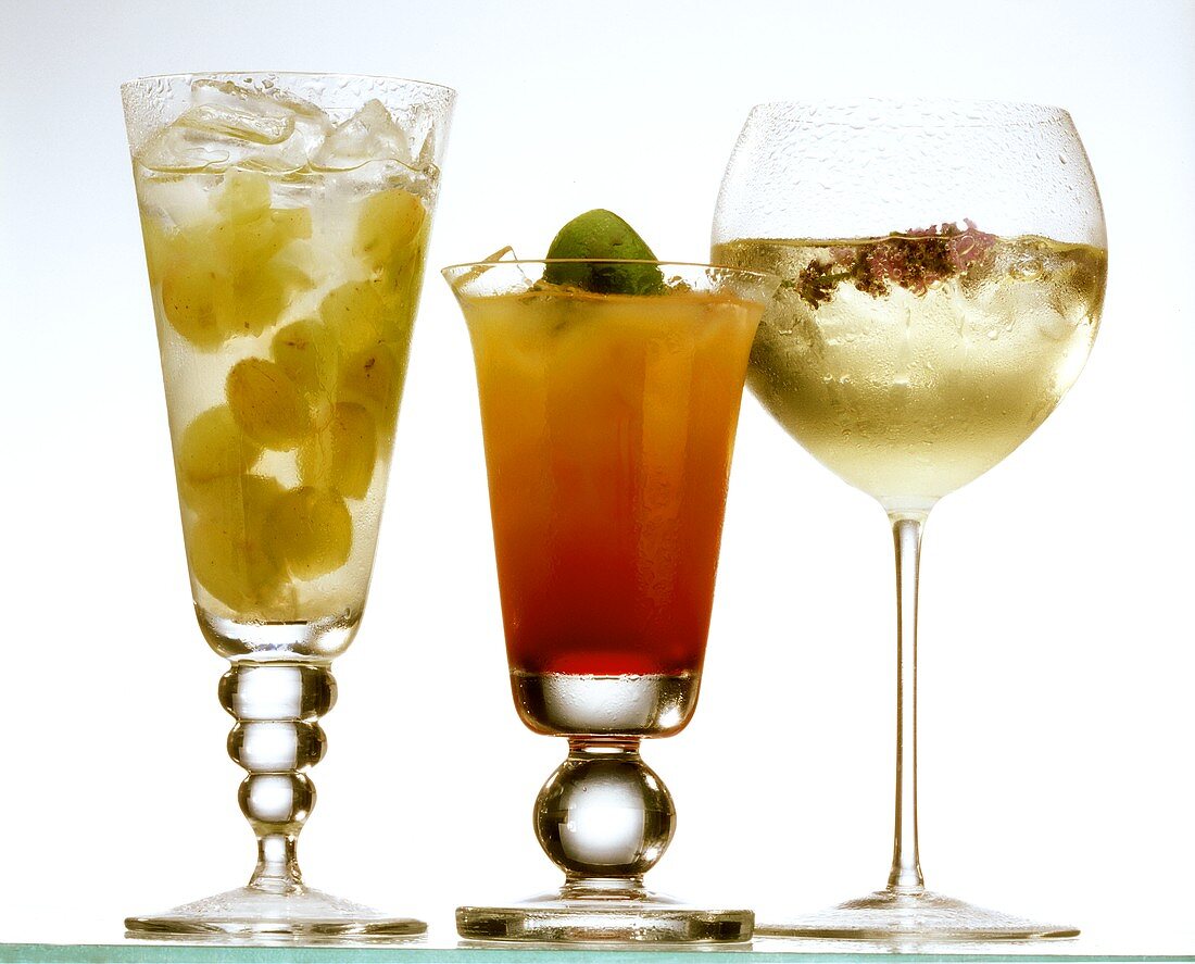 Drinks: Caipiuva, Tequila Sunrise & Lavendel-Champagner-Cup