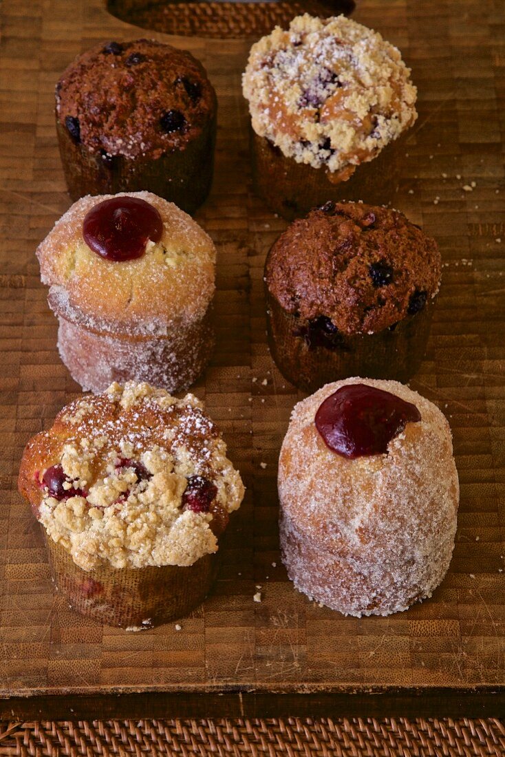 Bio-Muffins in verschiedenen Geschmacksrichtungen
