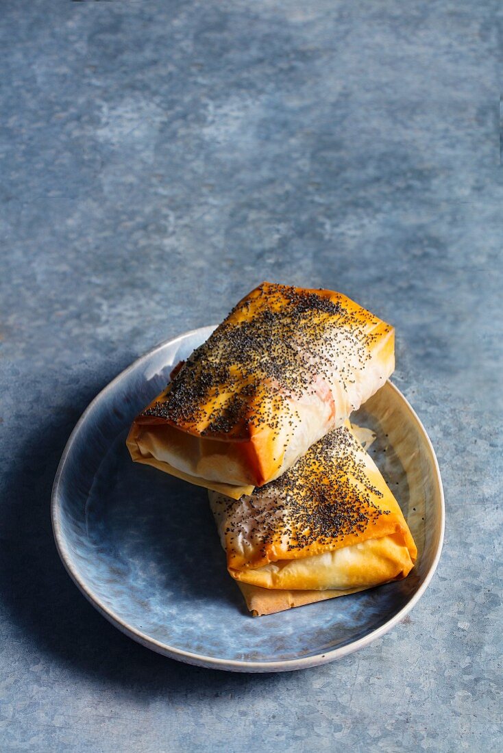 Mini strudels with poppy seeds
