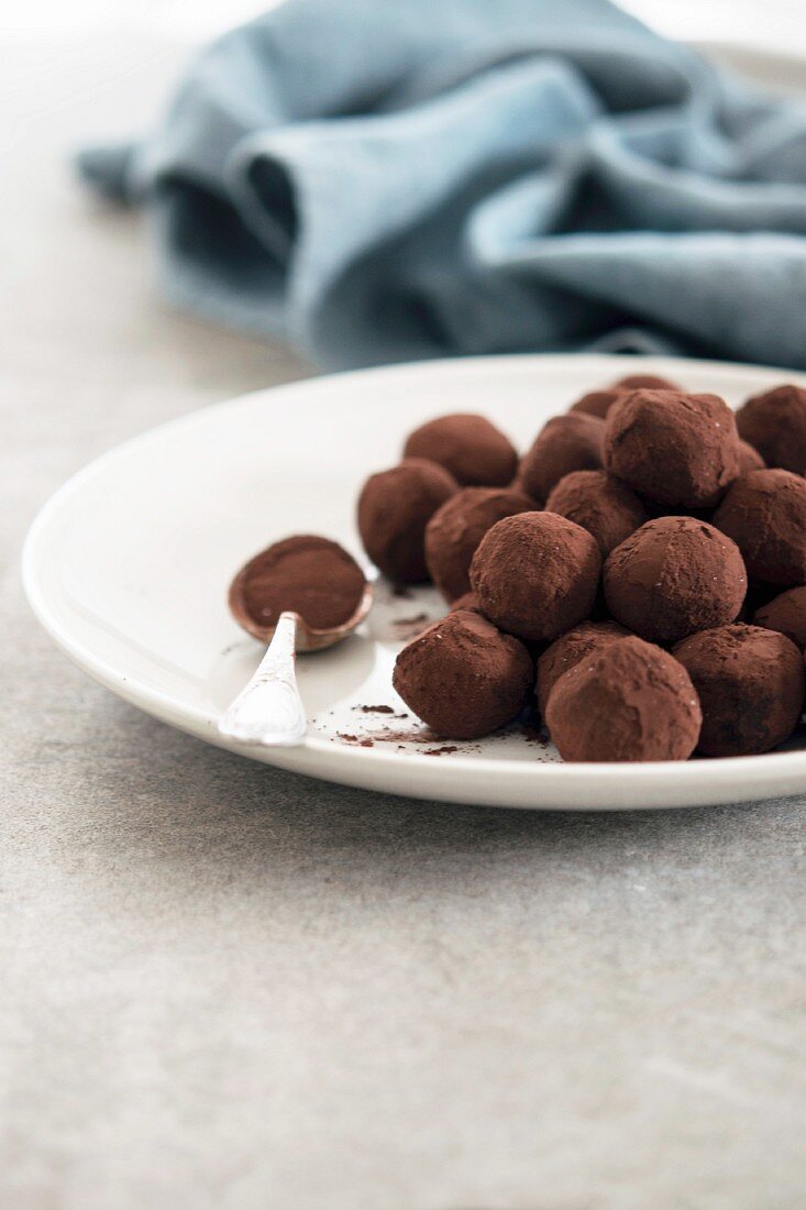 Chocolate Truffles Rolled in Cocoa