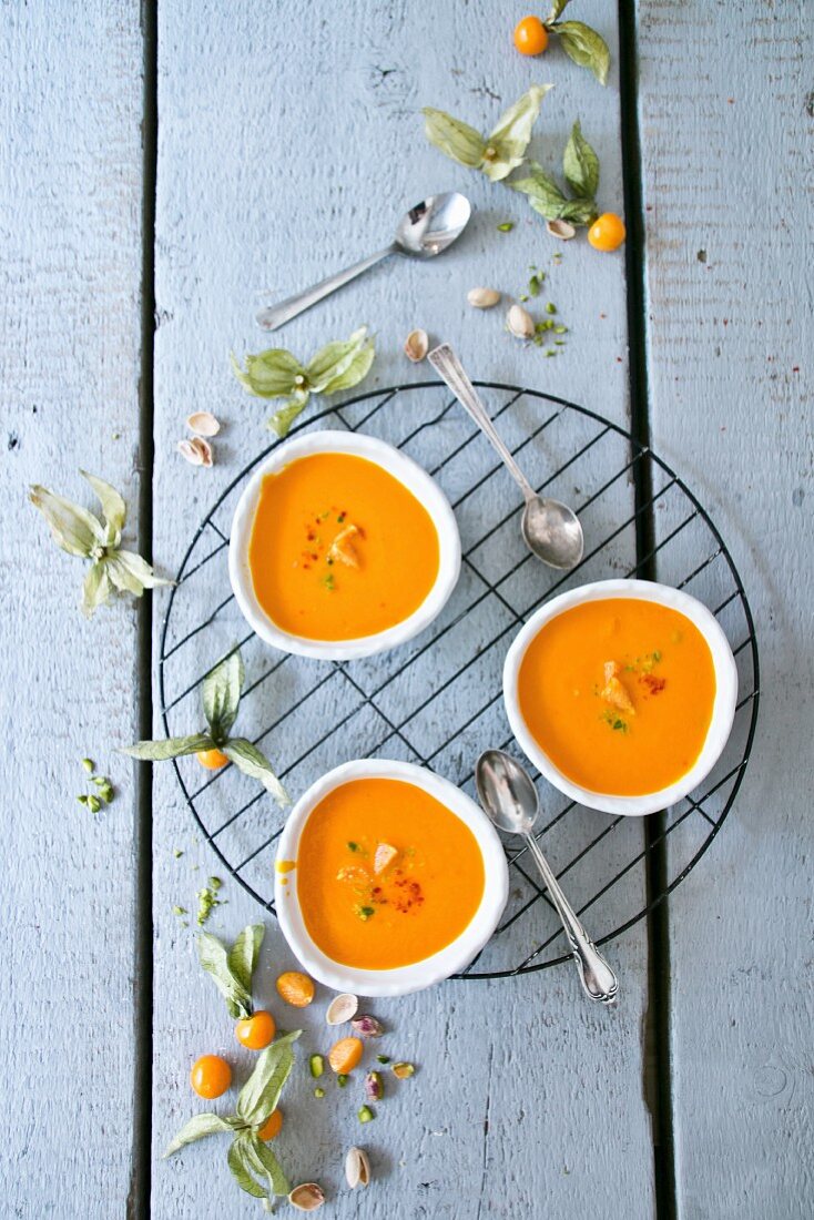 Carrot soup with physalis