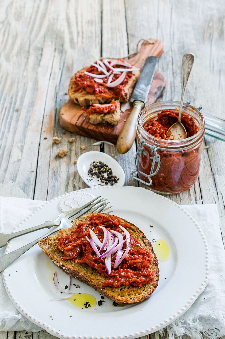 Bruschetta calabrese with red onions