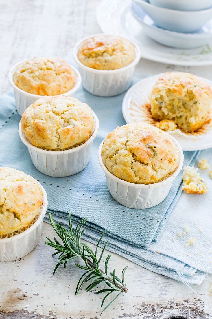 Gorgonzola muffins with rosemary