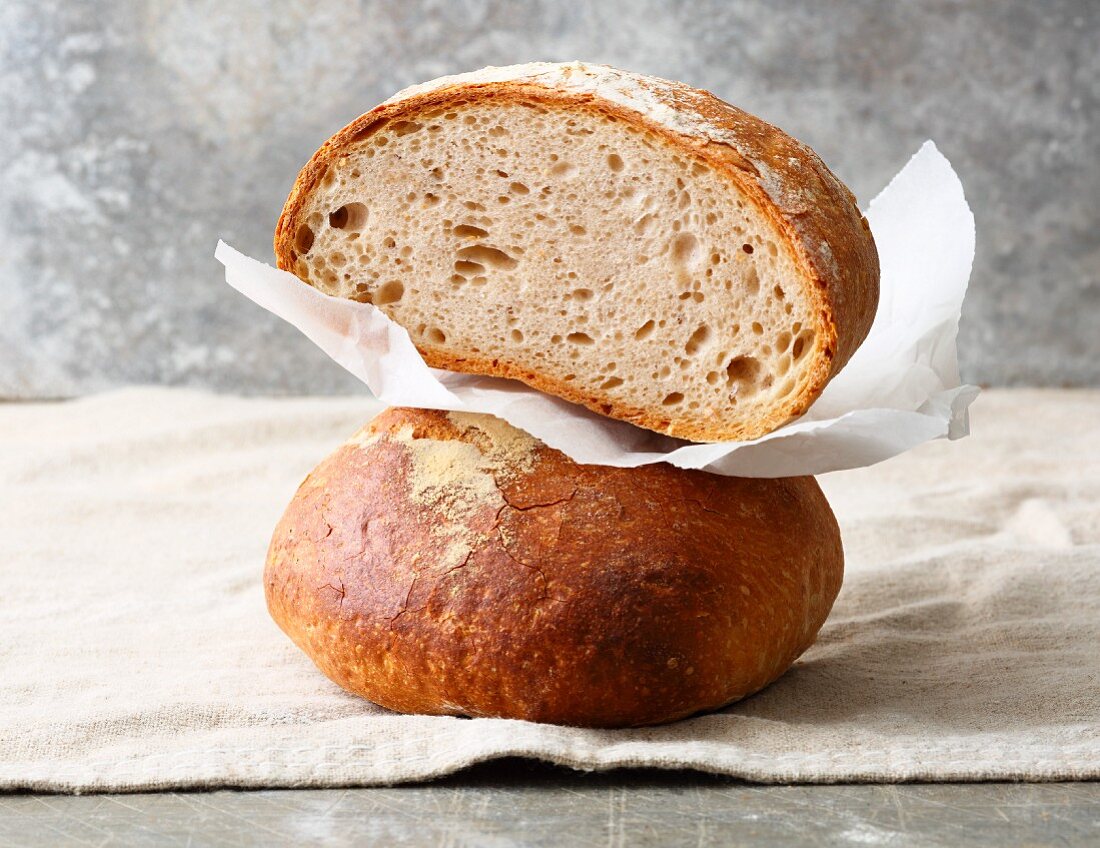 Schwäbisches bauerngenetztes Brot mit Buttermilch