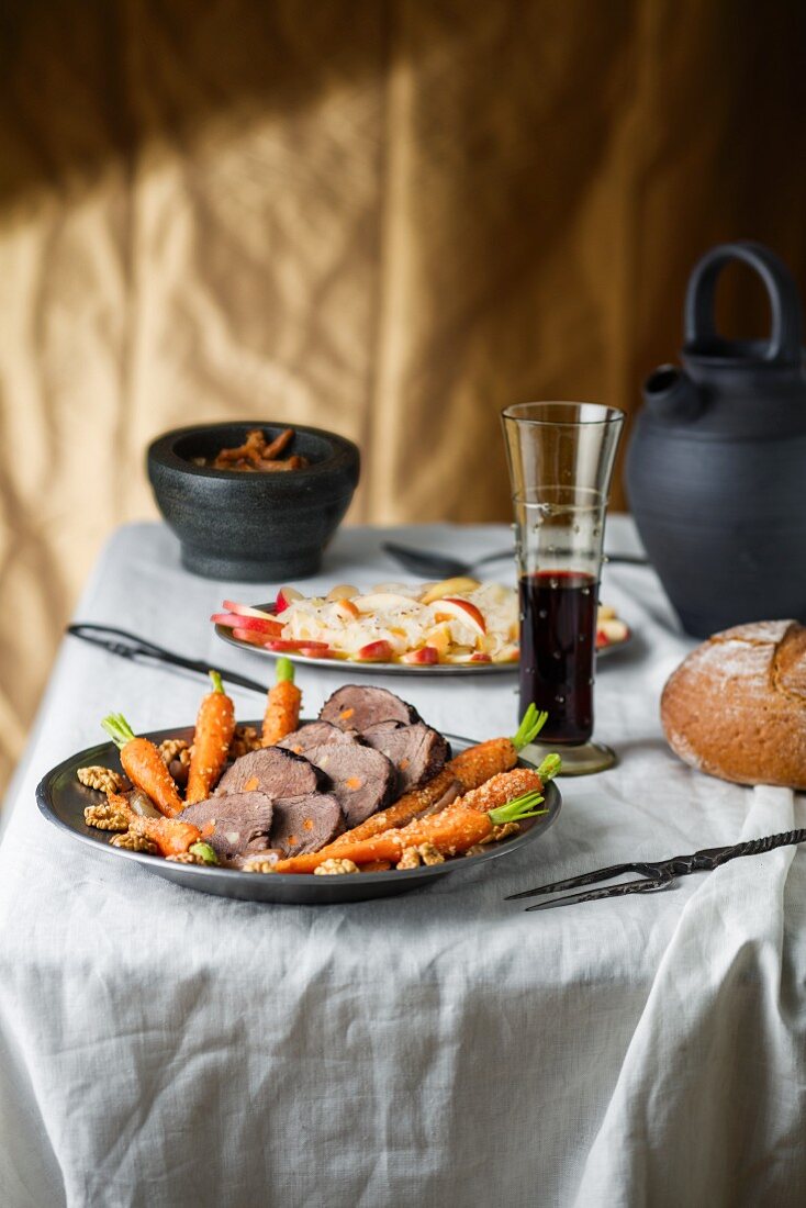 Rinderbraten mit Möhren im Restaurant