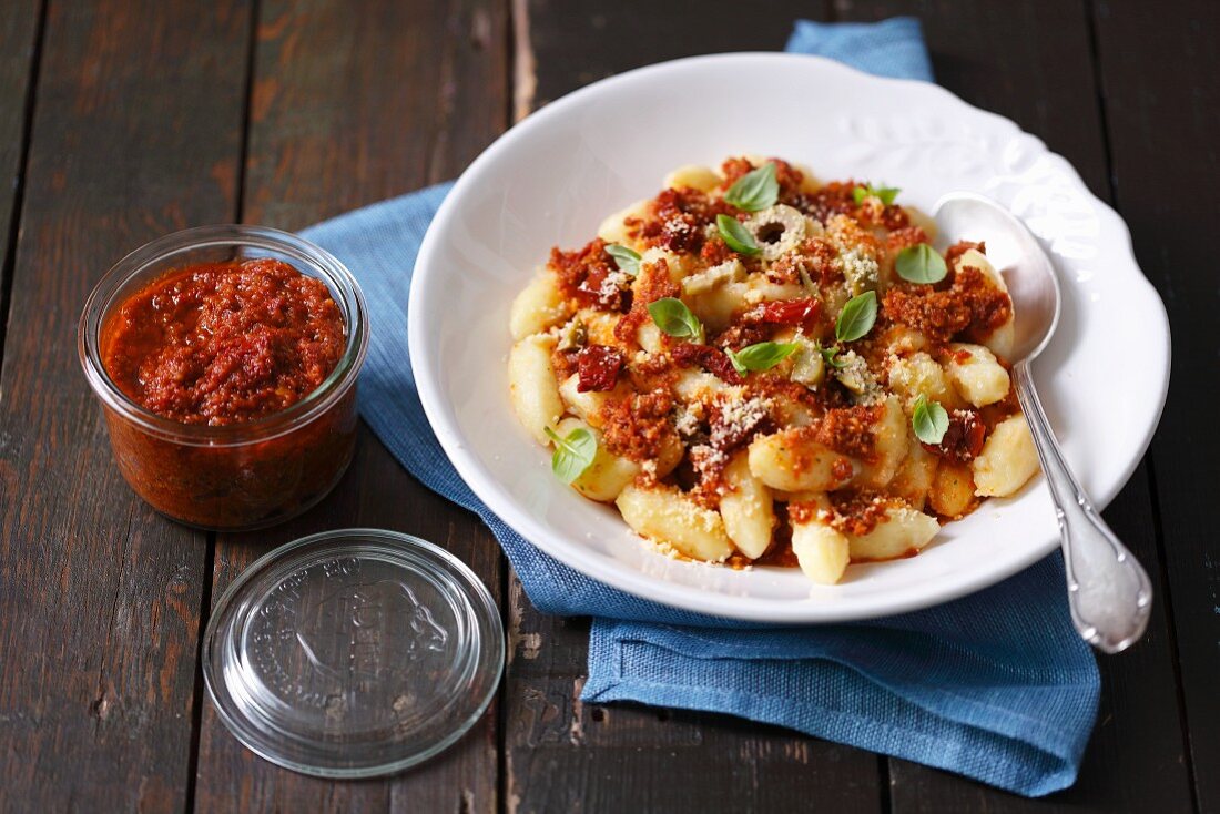 Gnocchi with sundried tomatoes and olive pesto