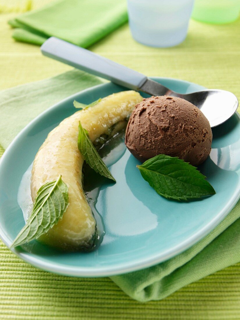 Chocolate mint banana dessert