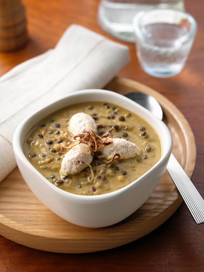 Linsensuppe mit Hähnchenbrust-Nocken