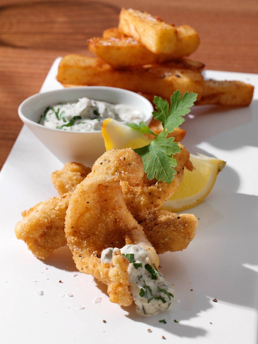 Seezungen-Goujons mit Pommes Frites und Remoulade