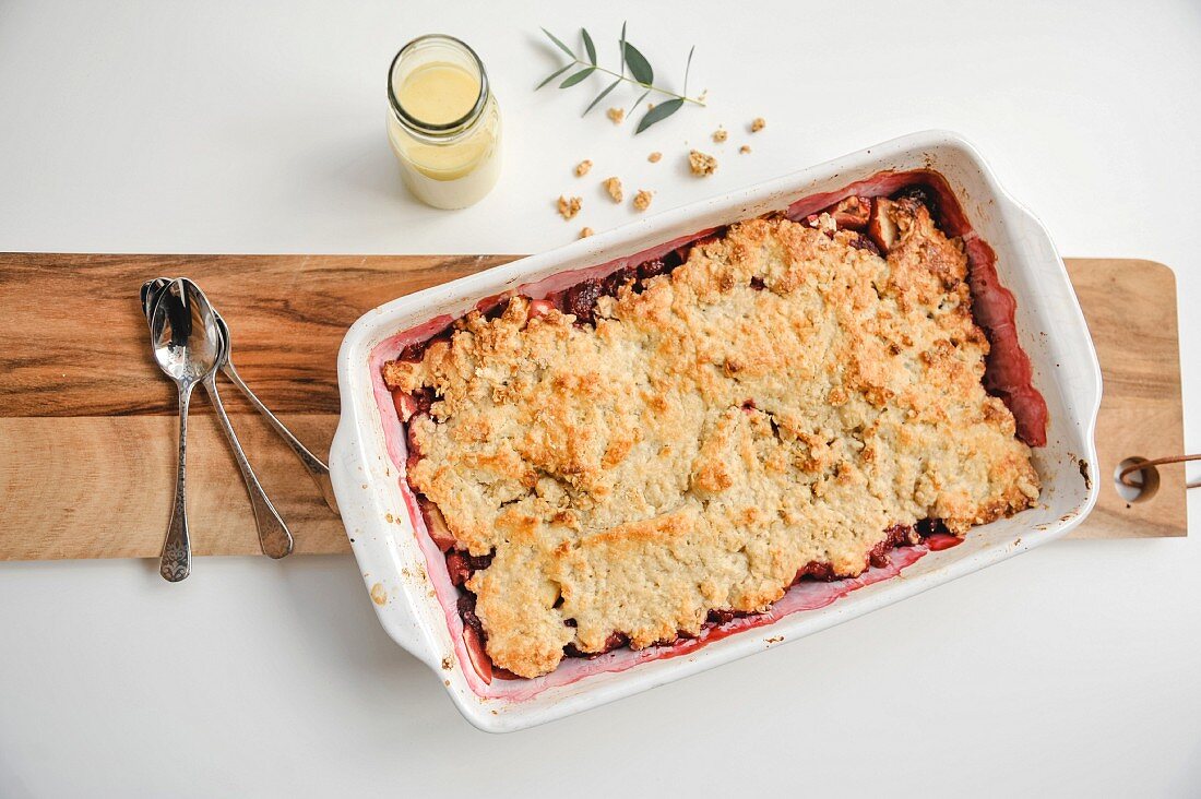 Apple crumble with custard