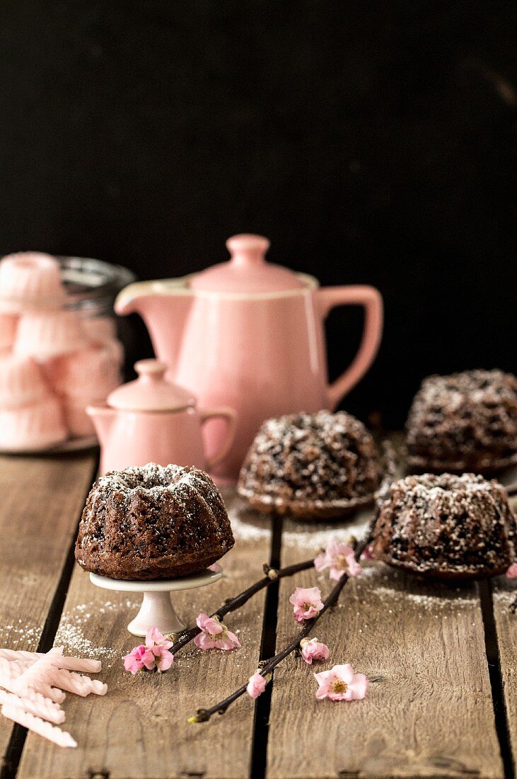 Mini-Schokoladengugelhupfe zum Geburtstag